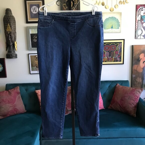 CHICO'S size 2 / US 12 Perfect Stretch Girlfriend Slim Leg Ankle Jeans Pull-On - Picture 1 of 4